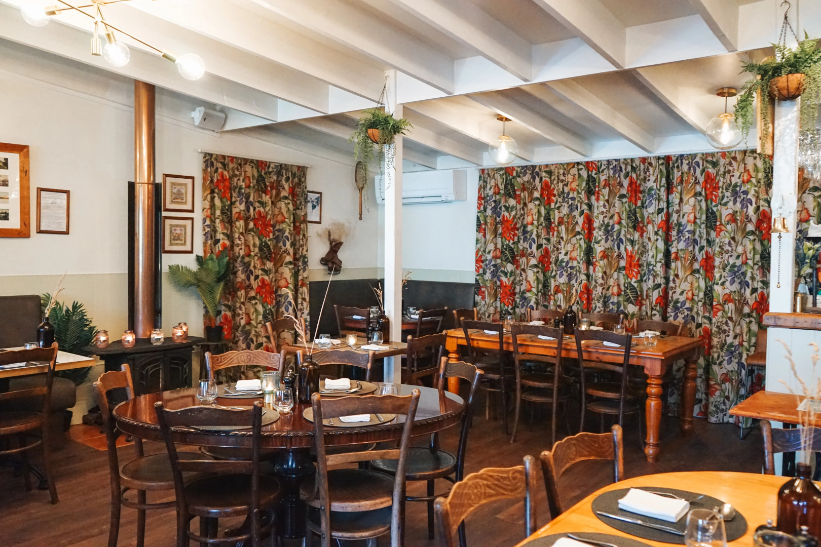 Отель Kinloch Wilderness Retreat