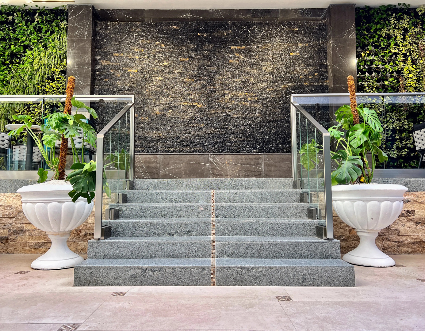 Отель Marjan Plaza