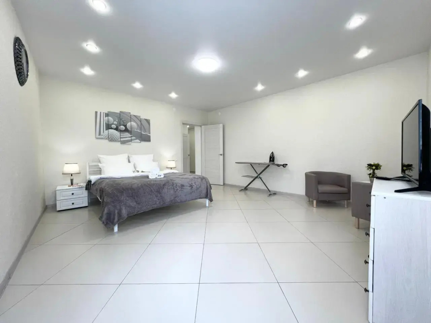 Апартаменты на Тульской 18 Однокомнатные на 4 этаже