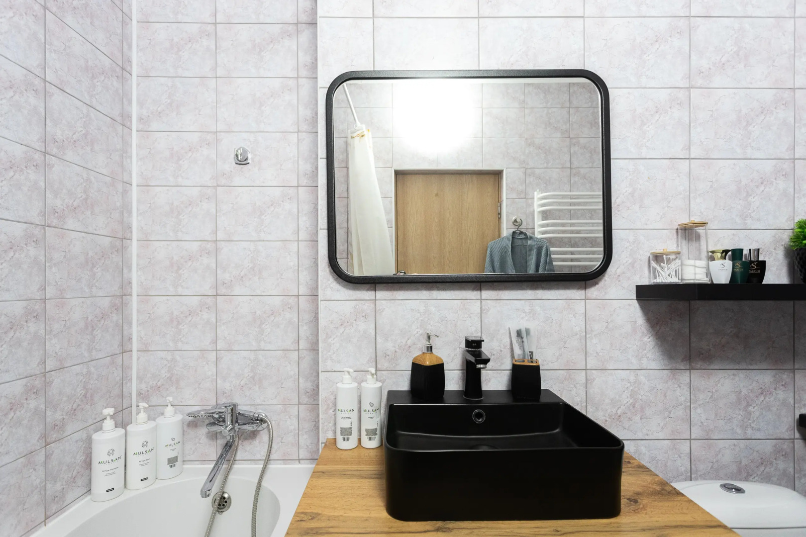 Квартира класса комфорт плюс с видом на реку в центре Рыбной деревни, остров Канта