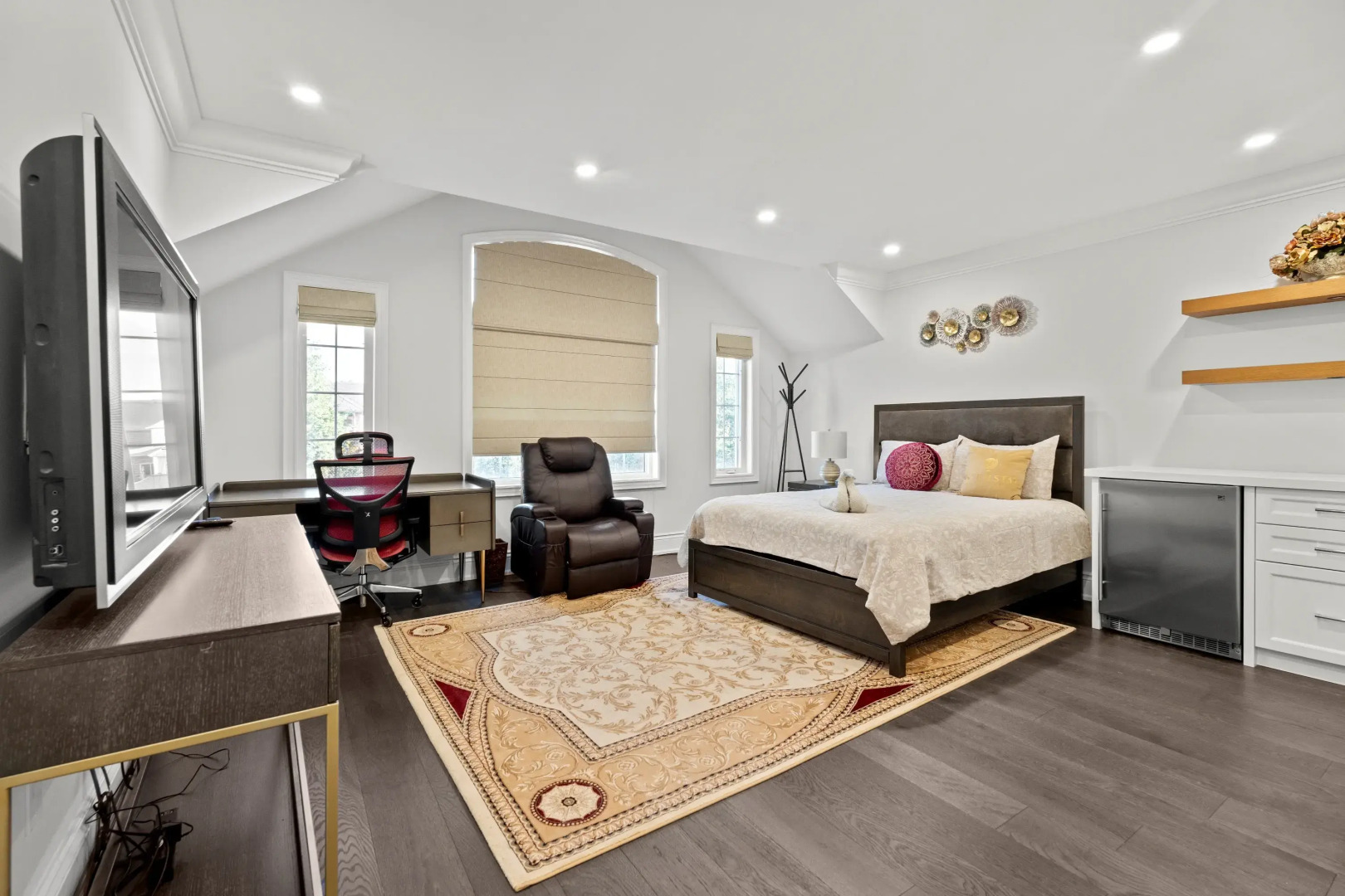 Частный дом Globalstay Luxury 4-Bedroom near Wonderland near Wonderland with Free Parking