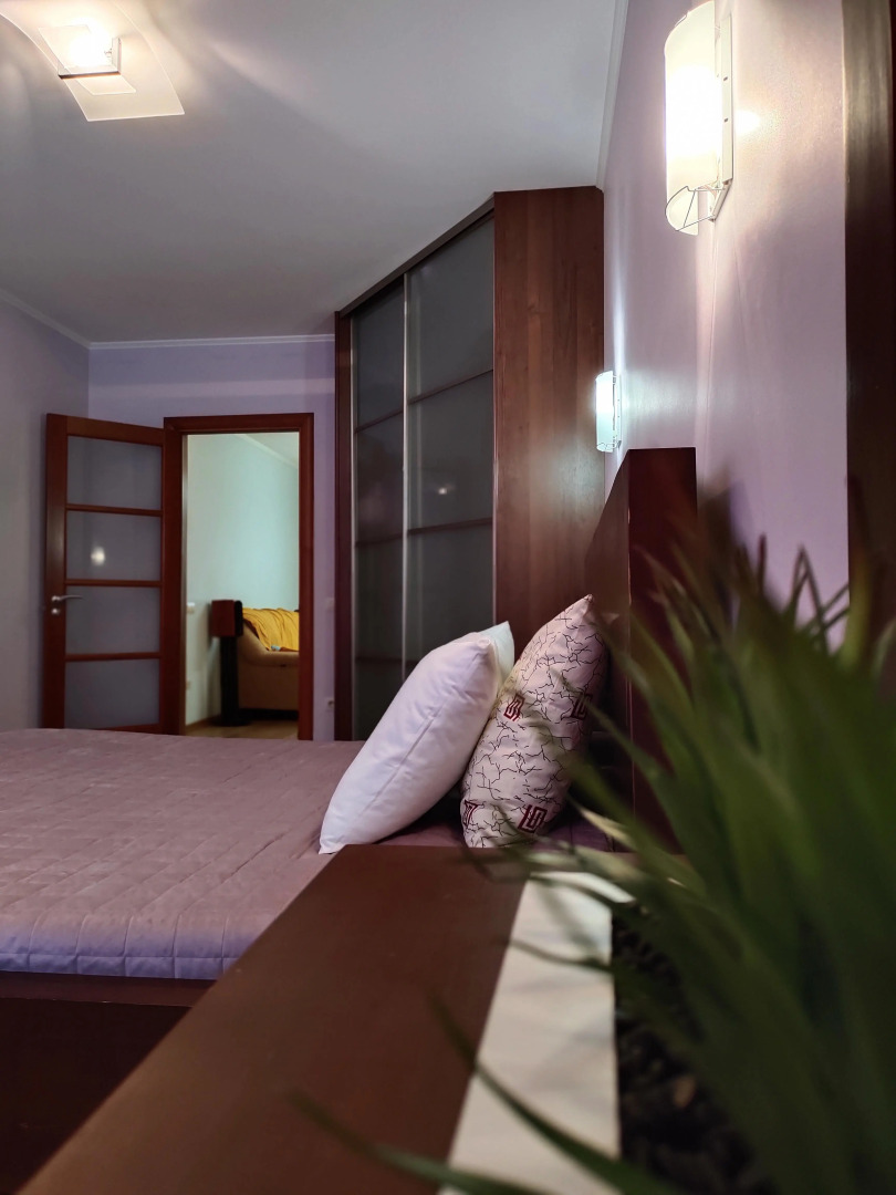 Квартира на Бикбая 23/2. Просторные трёхкомнатные апартаменты на 6 гостей.