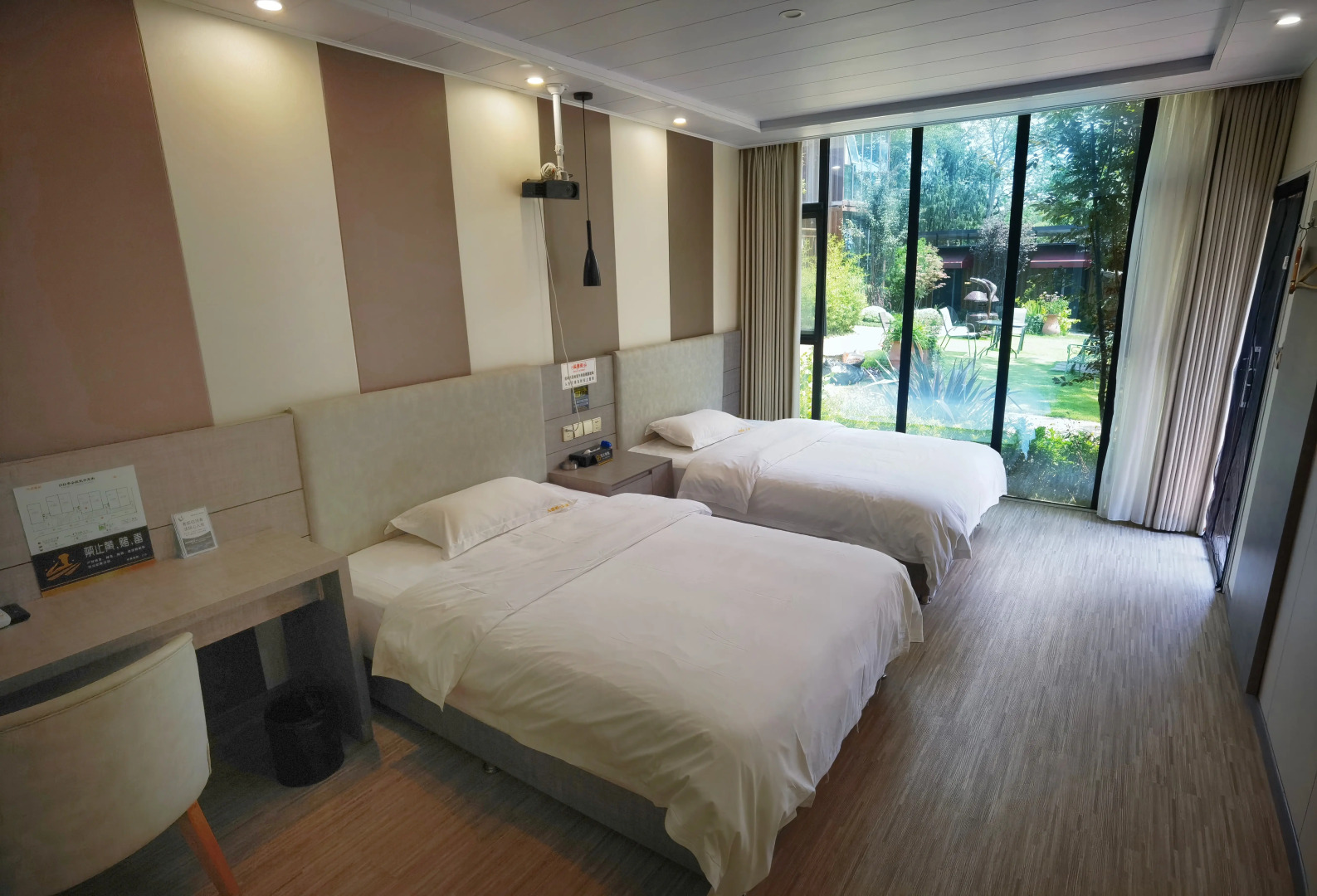 Ночлег и завтрак (B&B) Yiyuan Designer Internet Celebrity Chengdu Tianfu International Airport