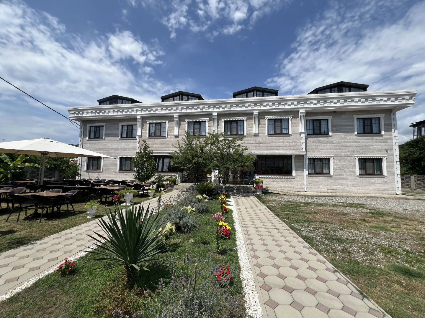 Lucette Guest House