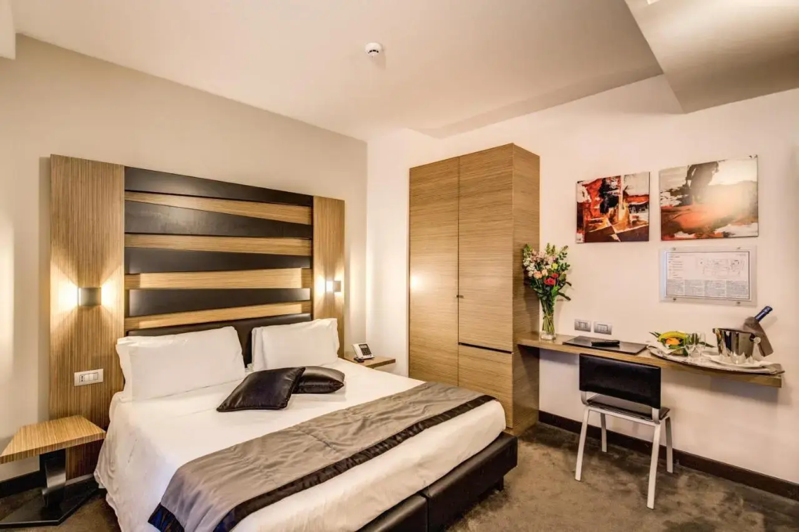 Hotel Trevi