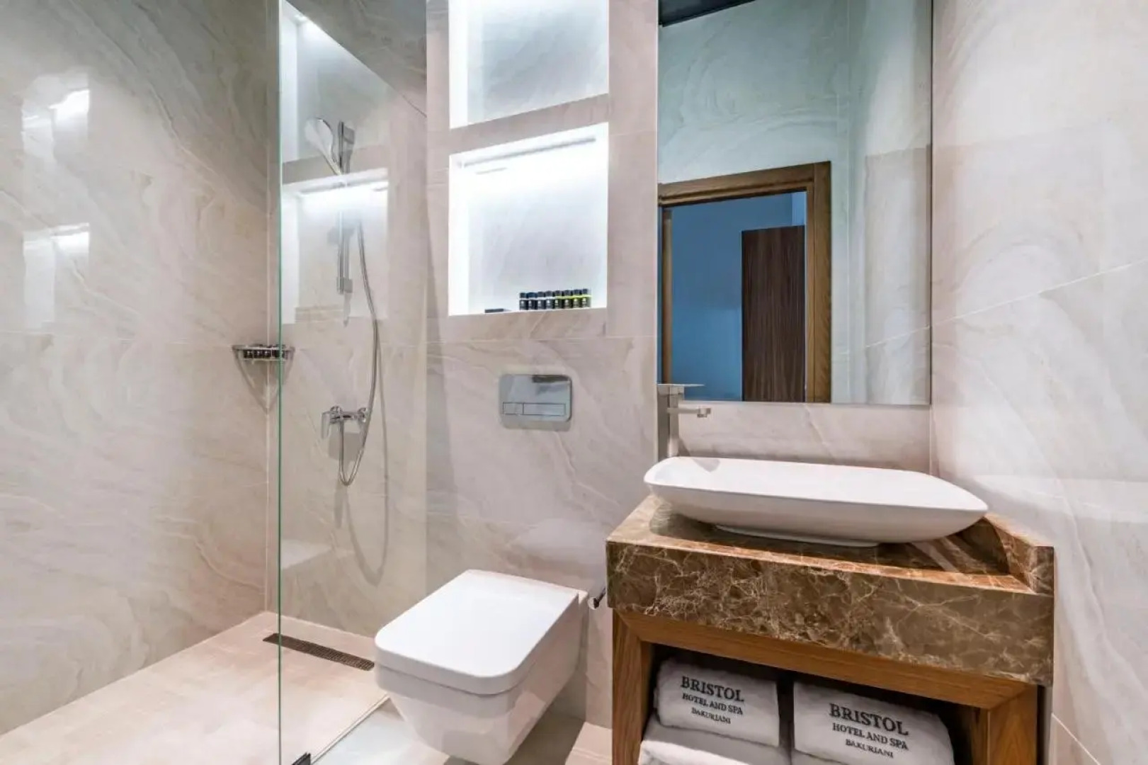 Отель Bristol Hotel and Spa Bakuriani