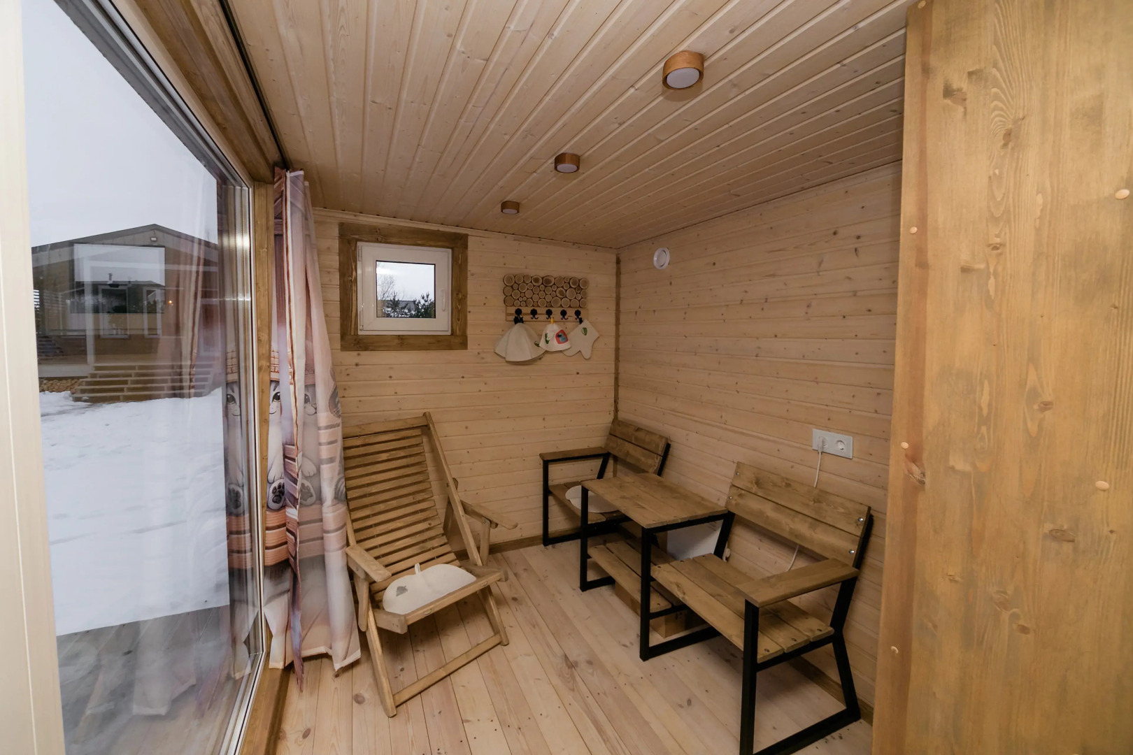 Частный дом в соснах