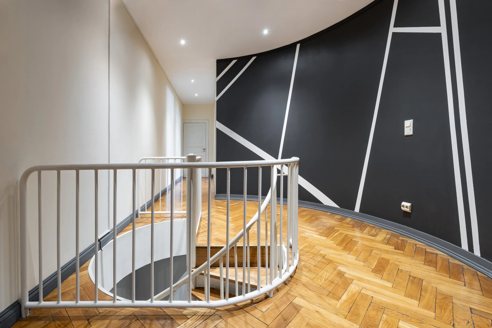 Апартаменты Двухуровневые Little Italy 140 кв.м с видом на собор