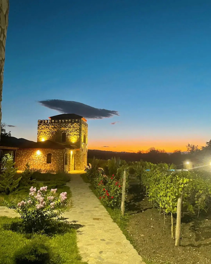 Отель Сhateau white flags