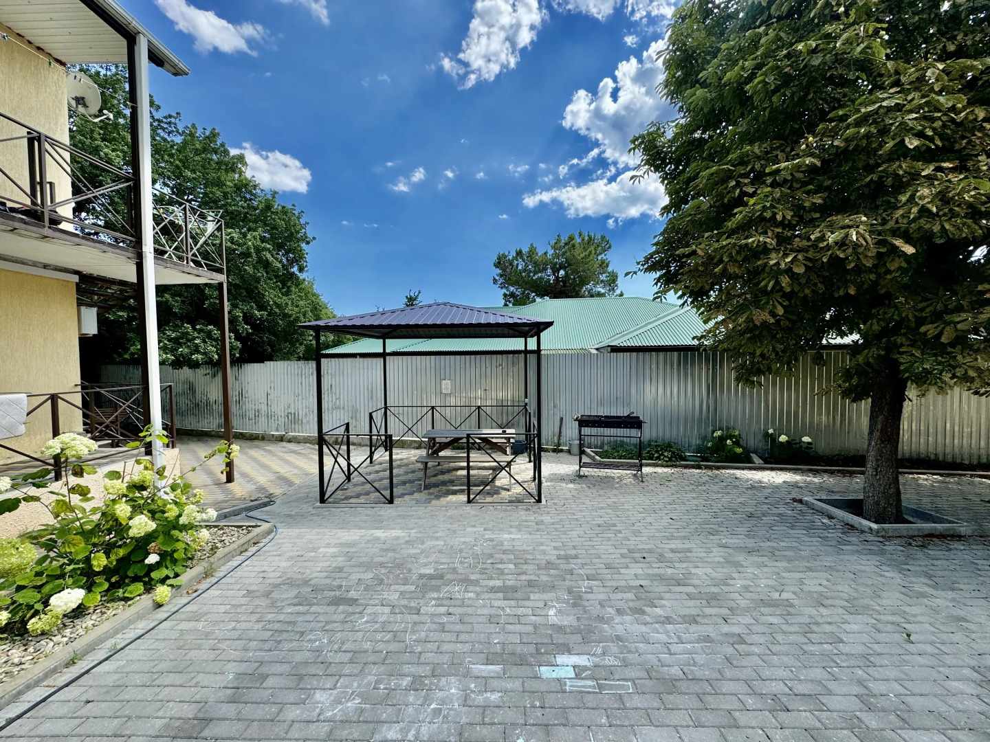 Апартаменты просторные и комфортные у моря до 10 человек в х. Бетта