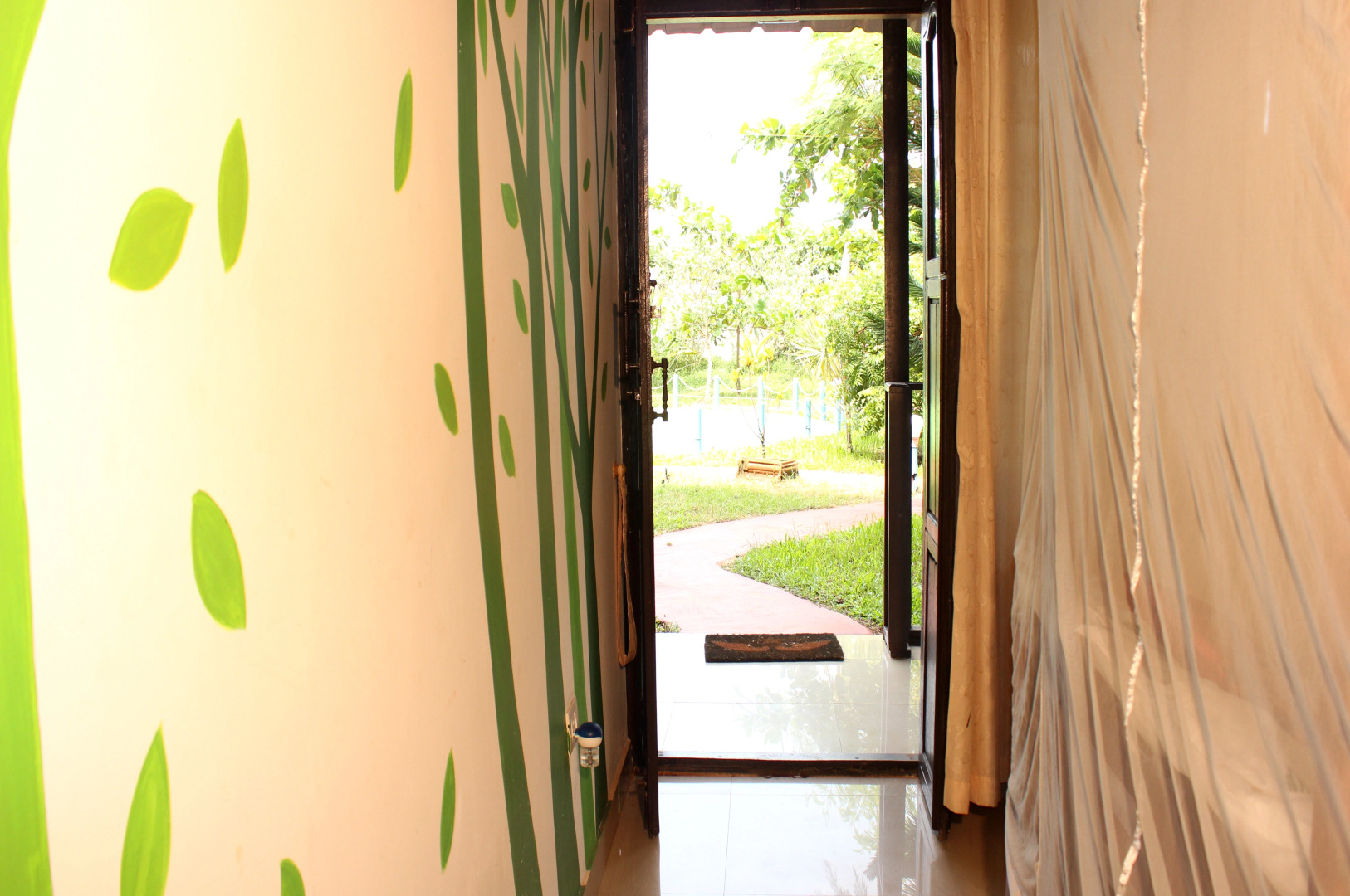 Отель True Blue Beach Resort