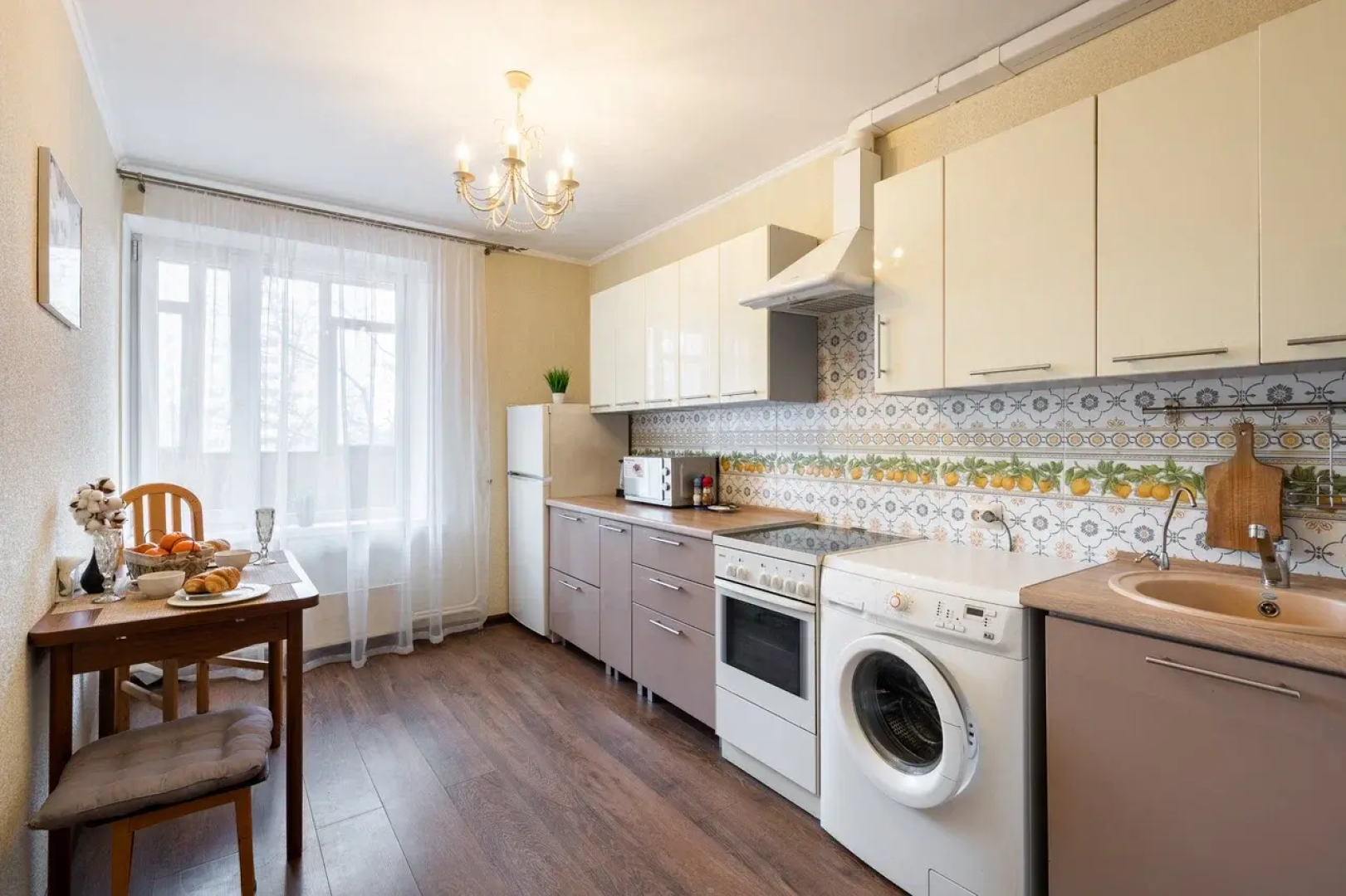 Апартаменты улучшенные Natali на метро Академика Янгеля