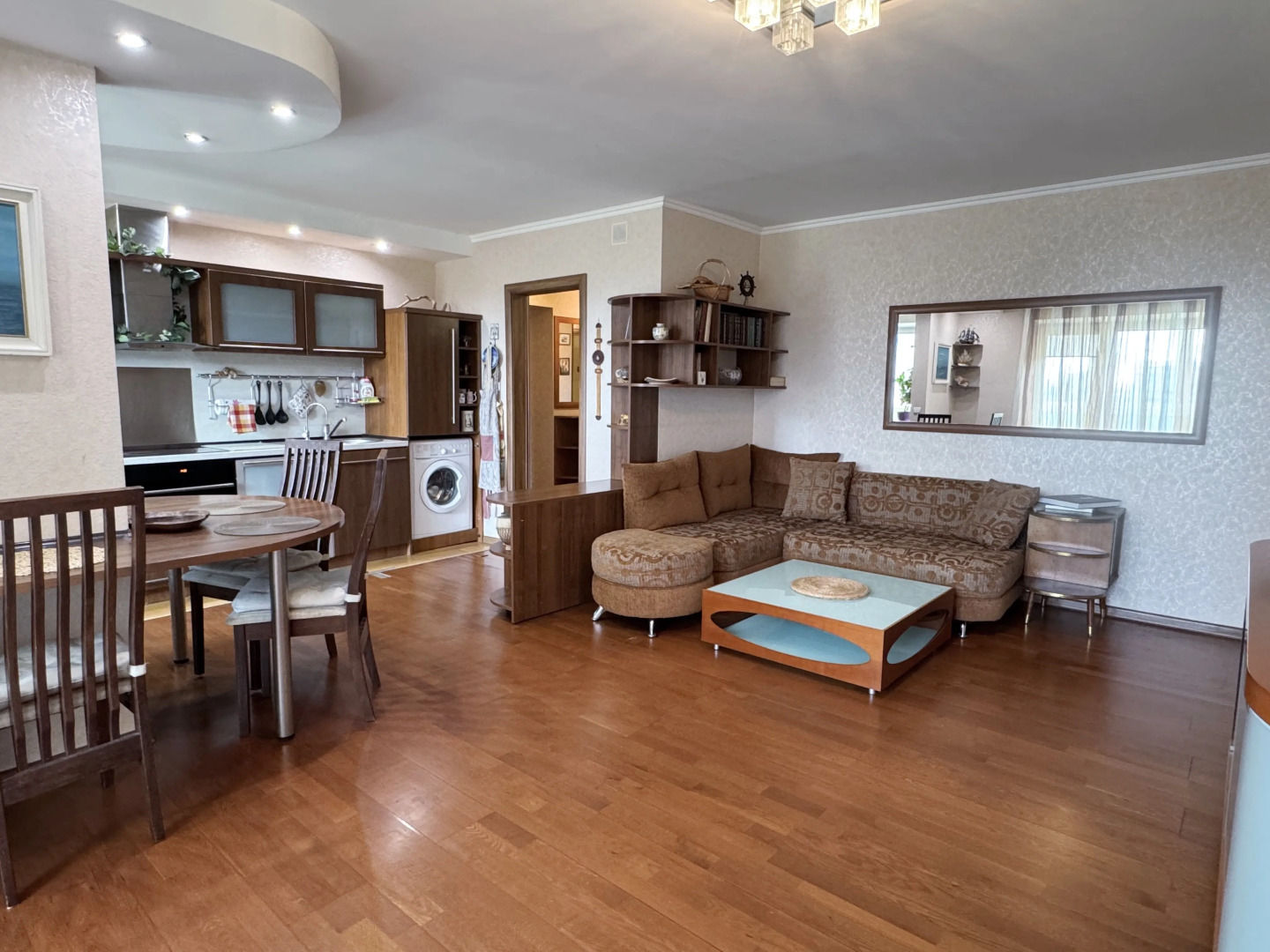 Квартира Трехкомнатная на 9 Апреля