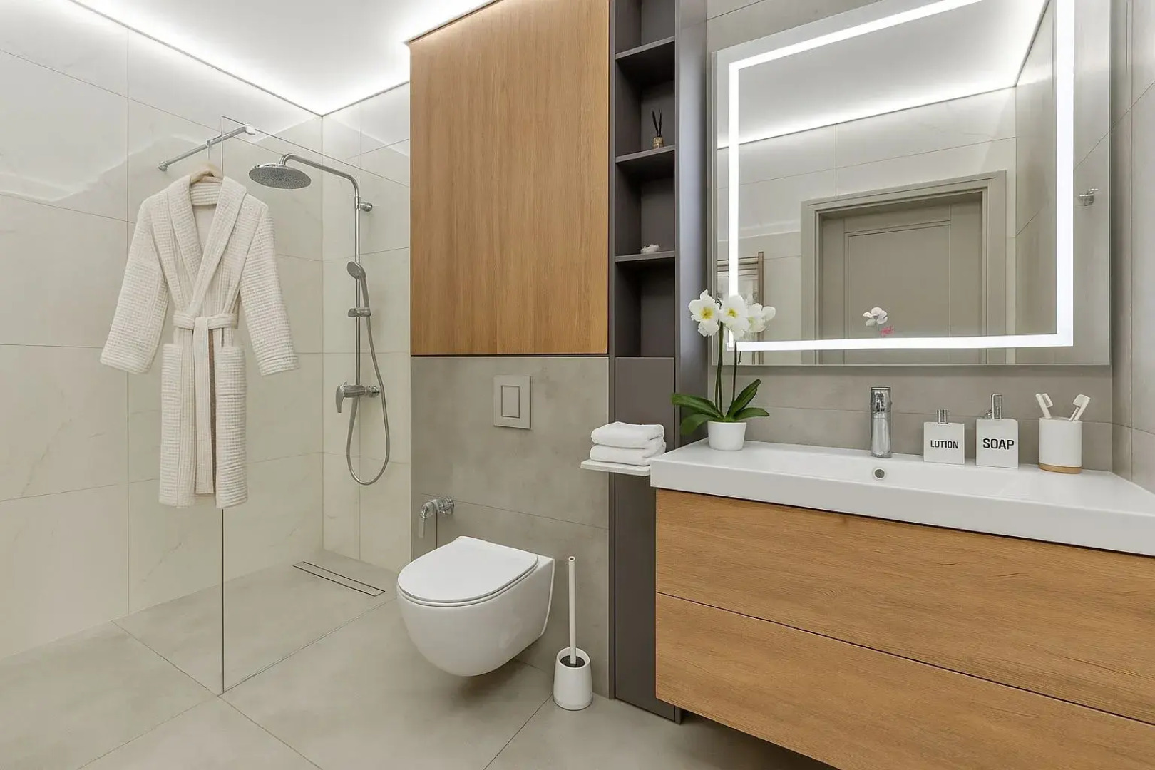 Апартаменты Juls Apart в элитном ЖК с большим балконом