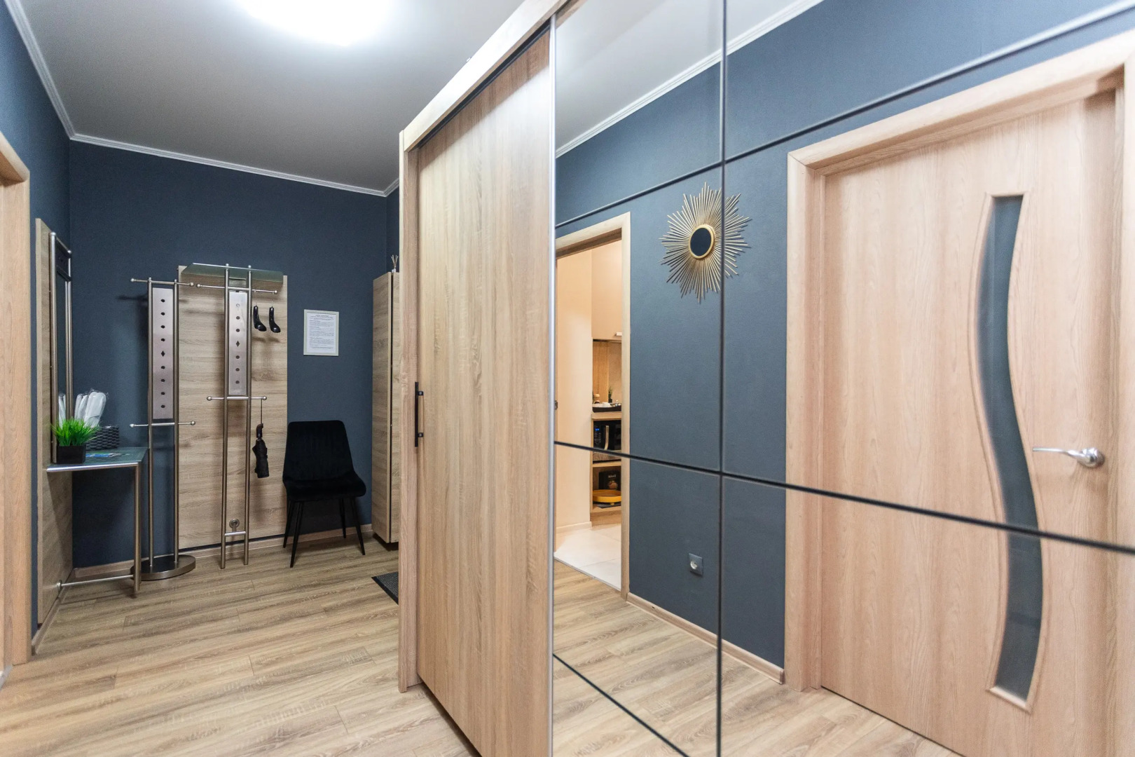 Квартира класса комфорт плюс с видом на реку в центре Рыбной деревни, остров Канта