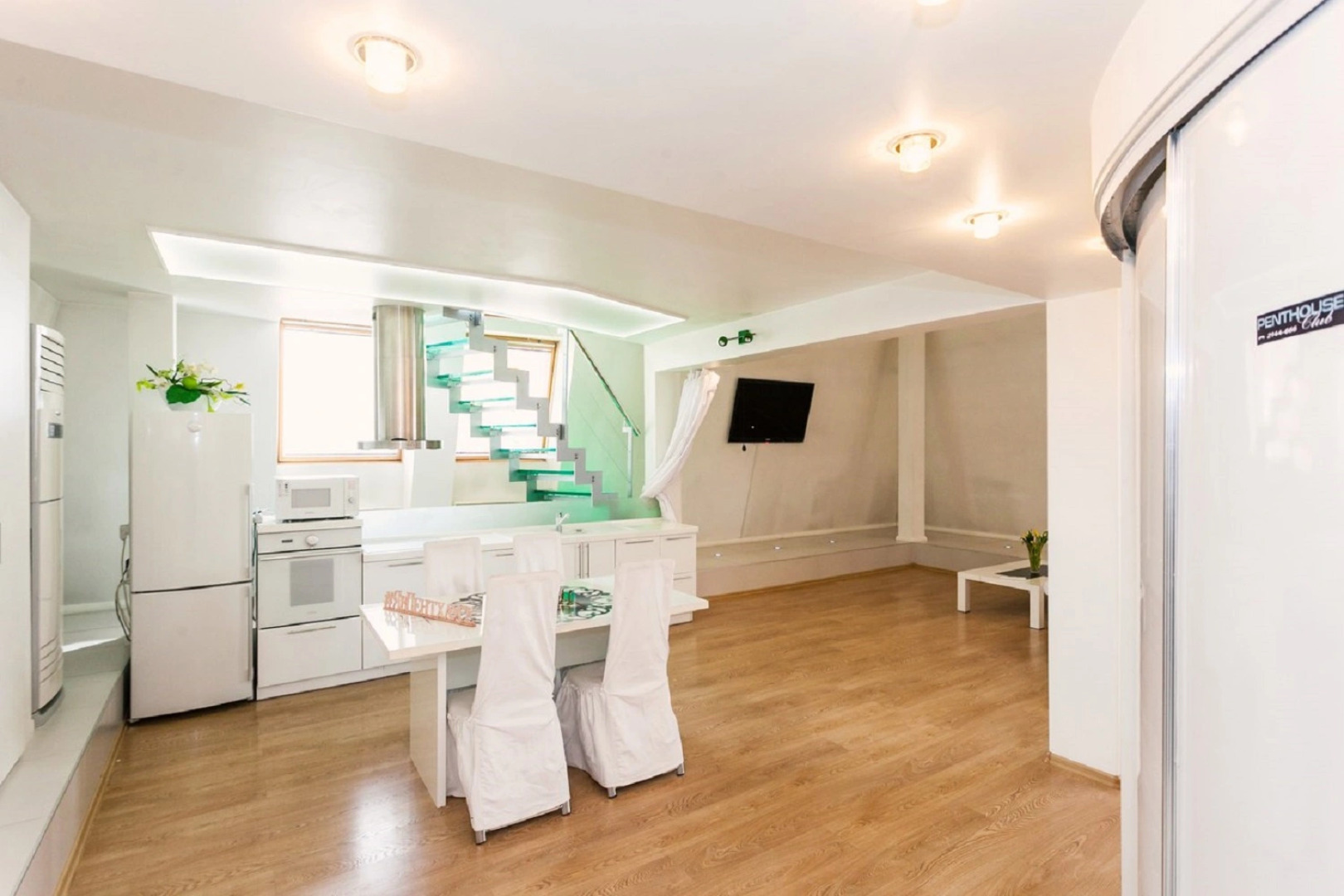 Апартаменты Роскошный Пентхаус на Взлетке