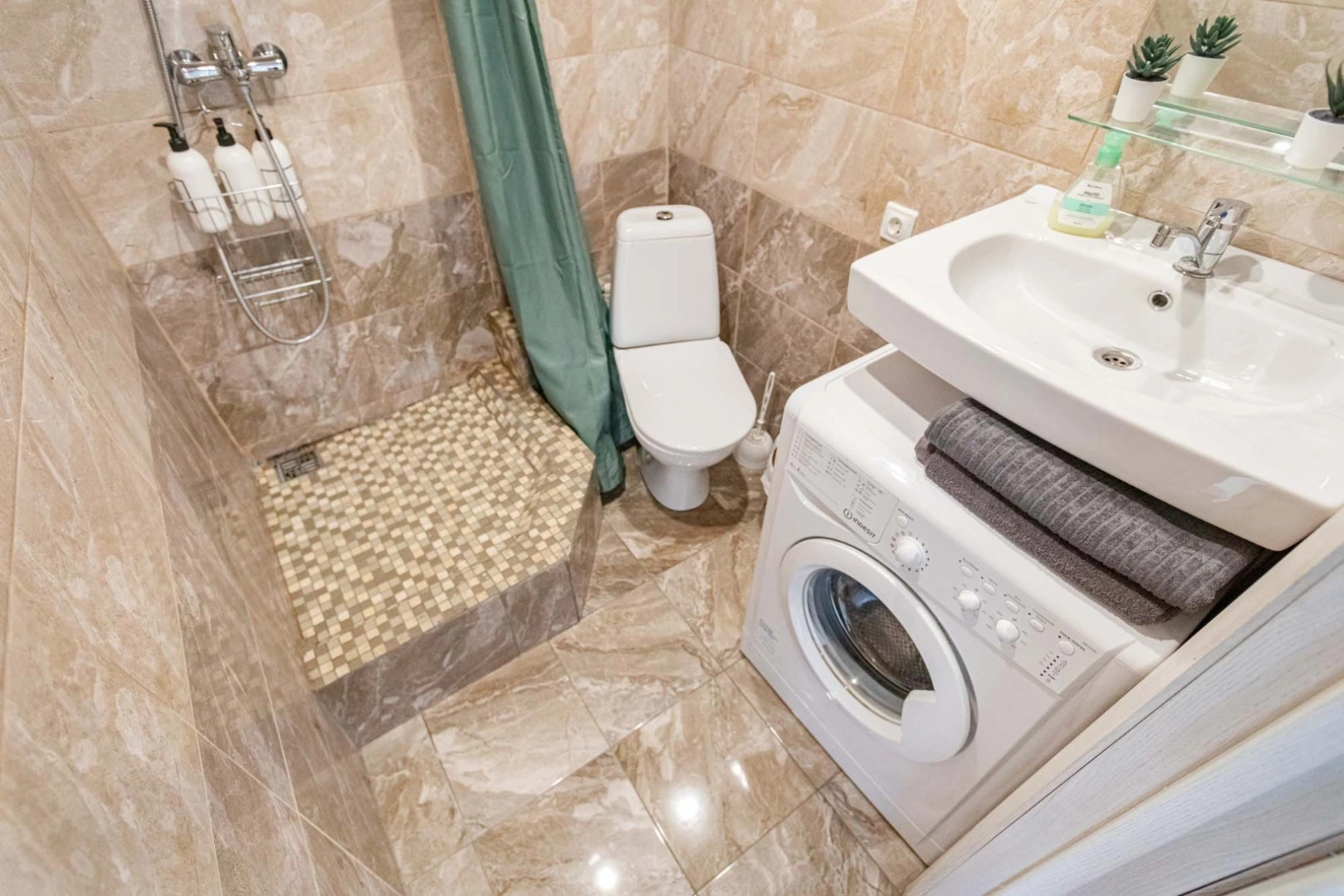 Апартаменты  Буденного 51к6 8-1