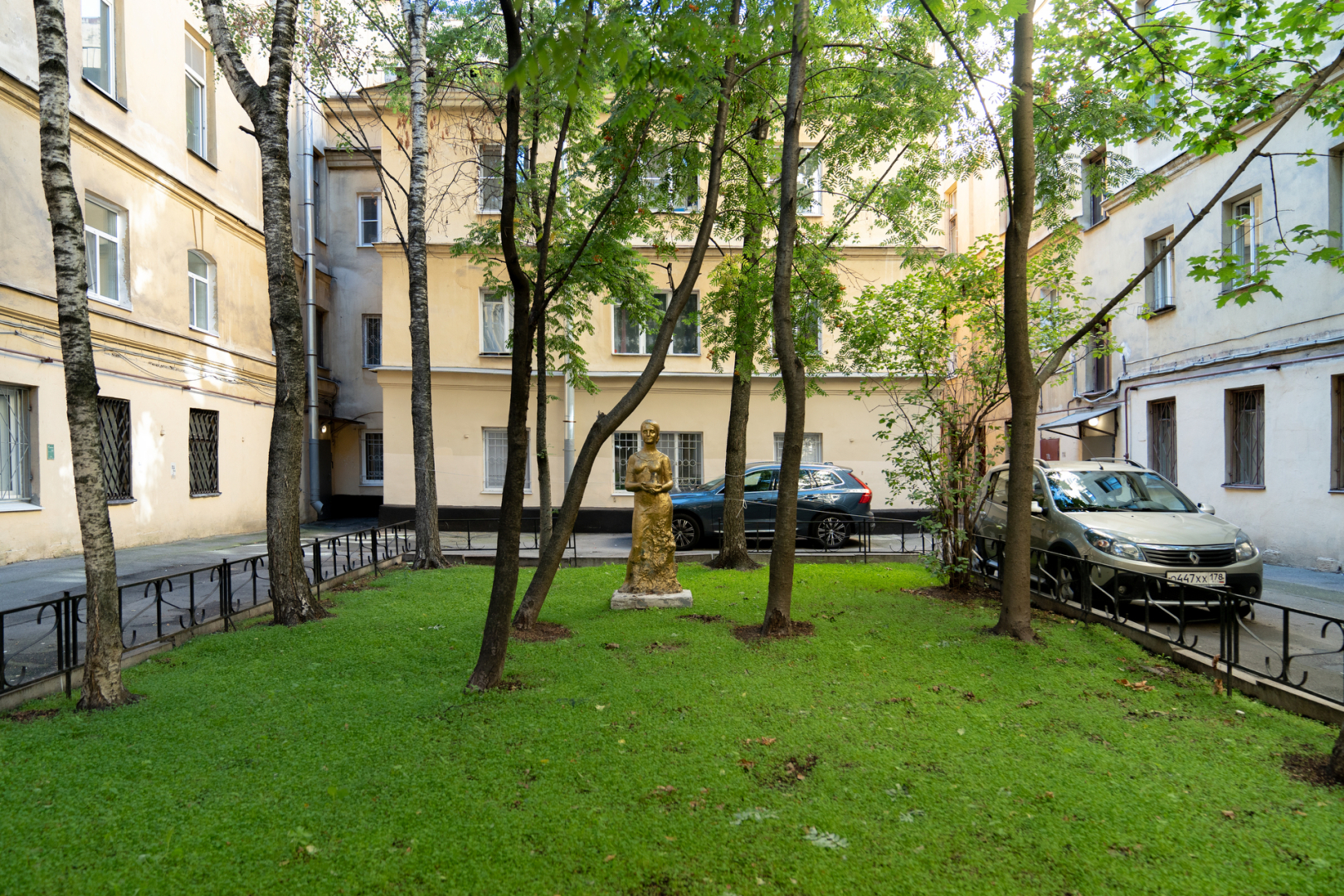 Апартаменты 1896. Аутентичная Питерская квартира у Исаакиевского собора.