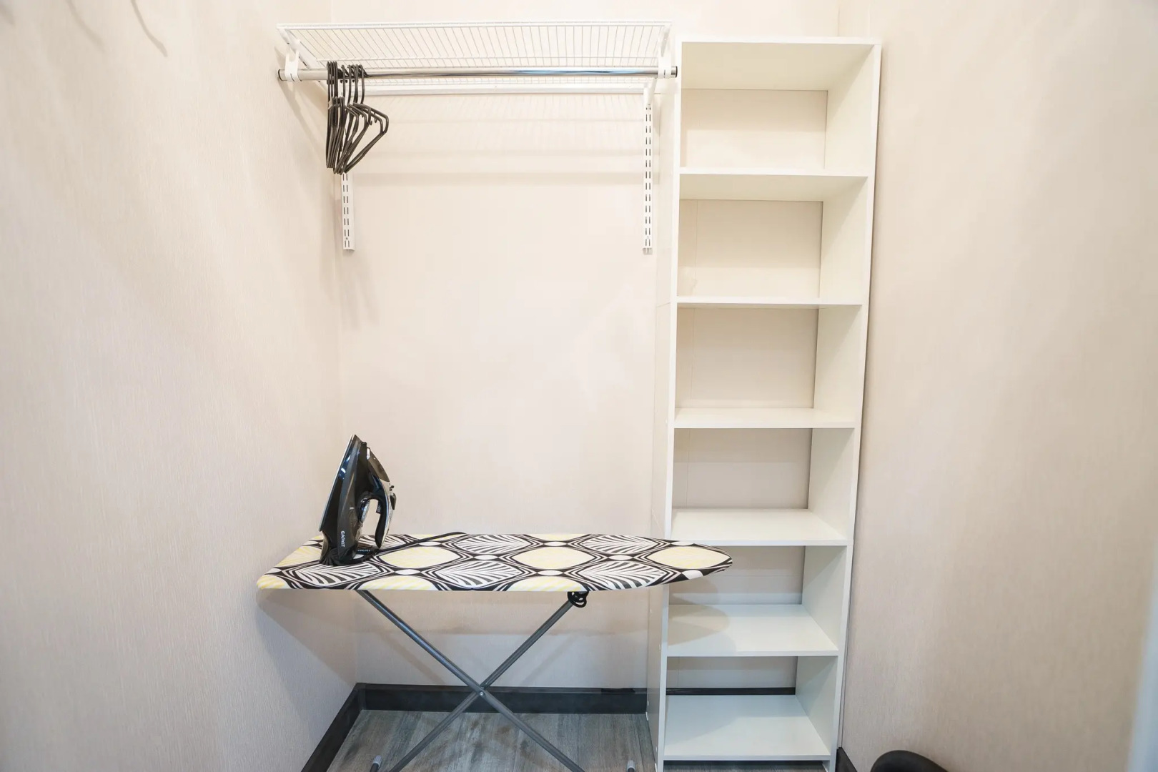 Квартира InnDays Apartments на Шухова 1А