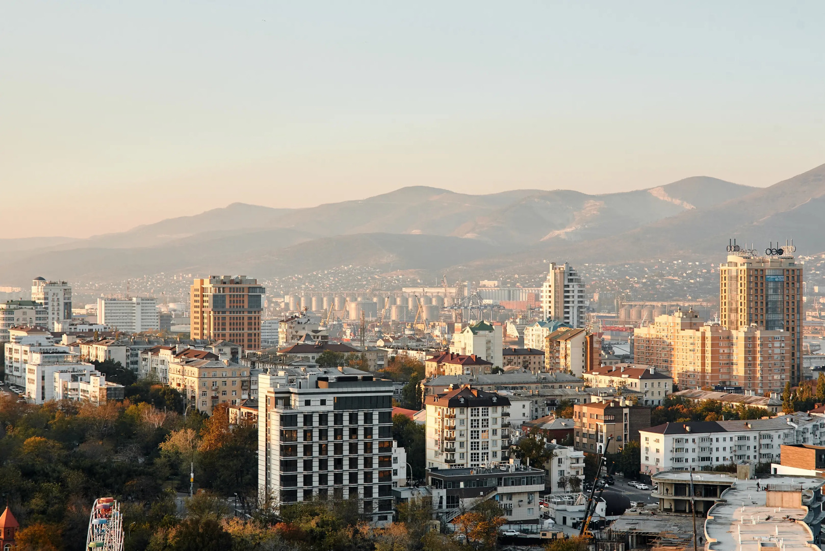 Апартаменты Класса Люкс на Первой Линии в Центре Новороссийска от LetoApart