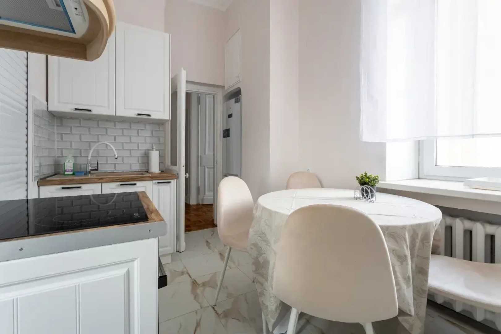 Апартаменты Улучшенные с Двумя Спальнями и Балконом