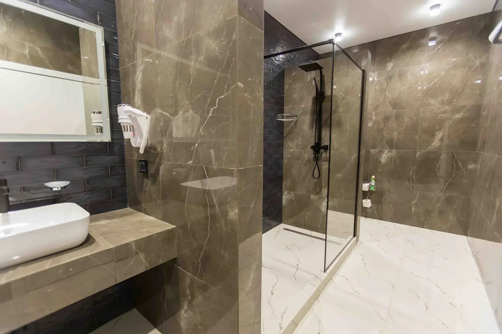 Отель Геопур