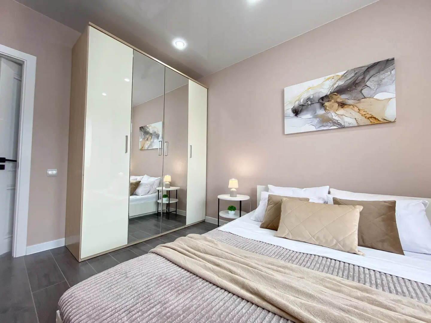 Апартаменты рядом с Александровским парком и аквапарком