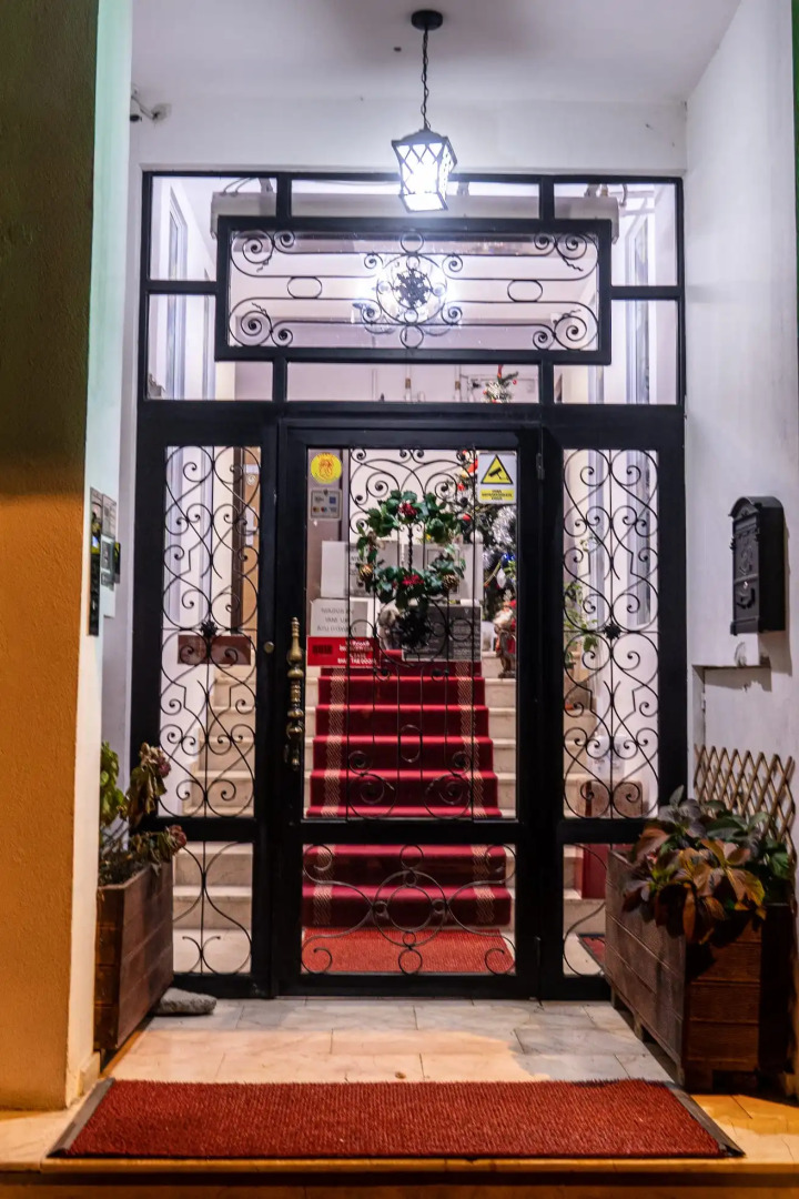 Отель Avenue Parliament