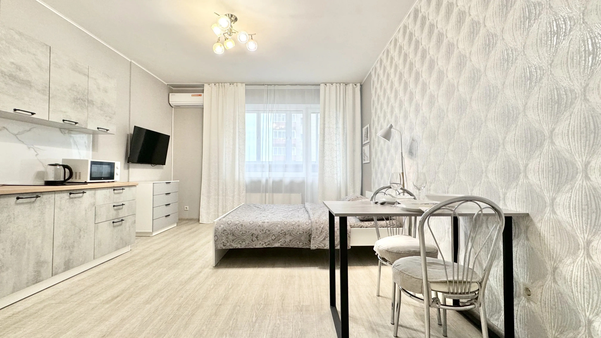 Апартаменты Hugge Place в самом центре [Объект 74]