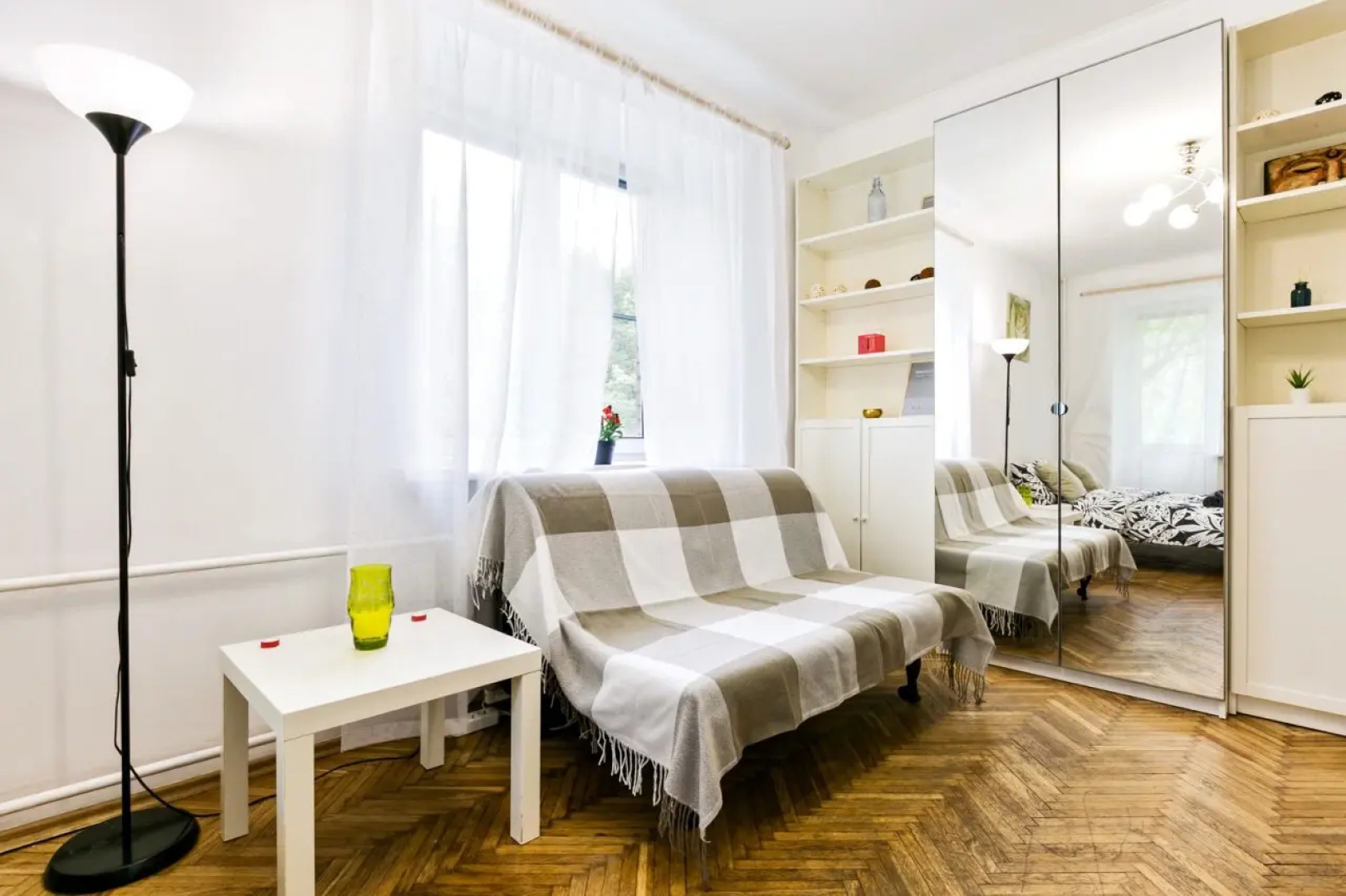Tverskaya White Apartment in City Centre