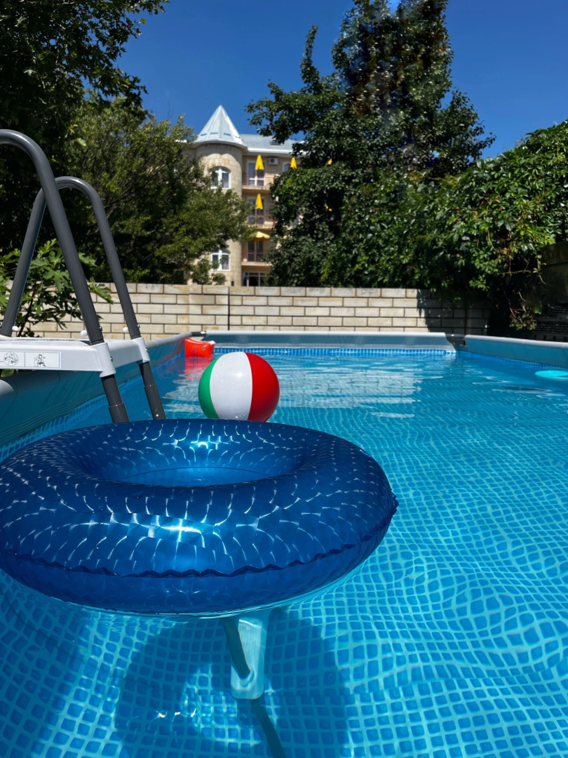 Na Pontiyskoy 16 Guest House