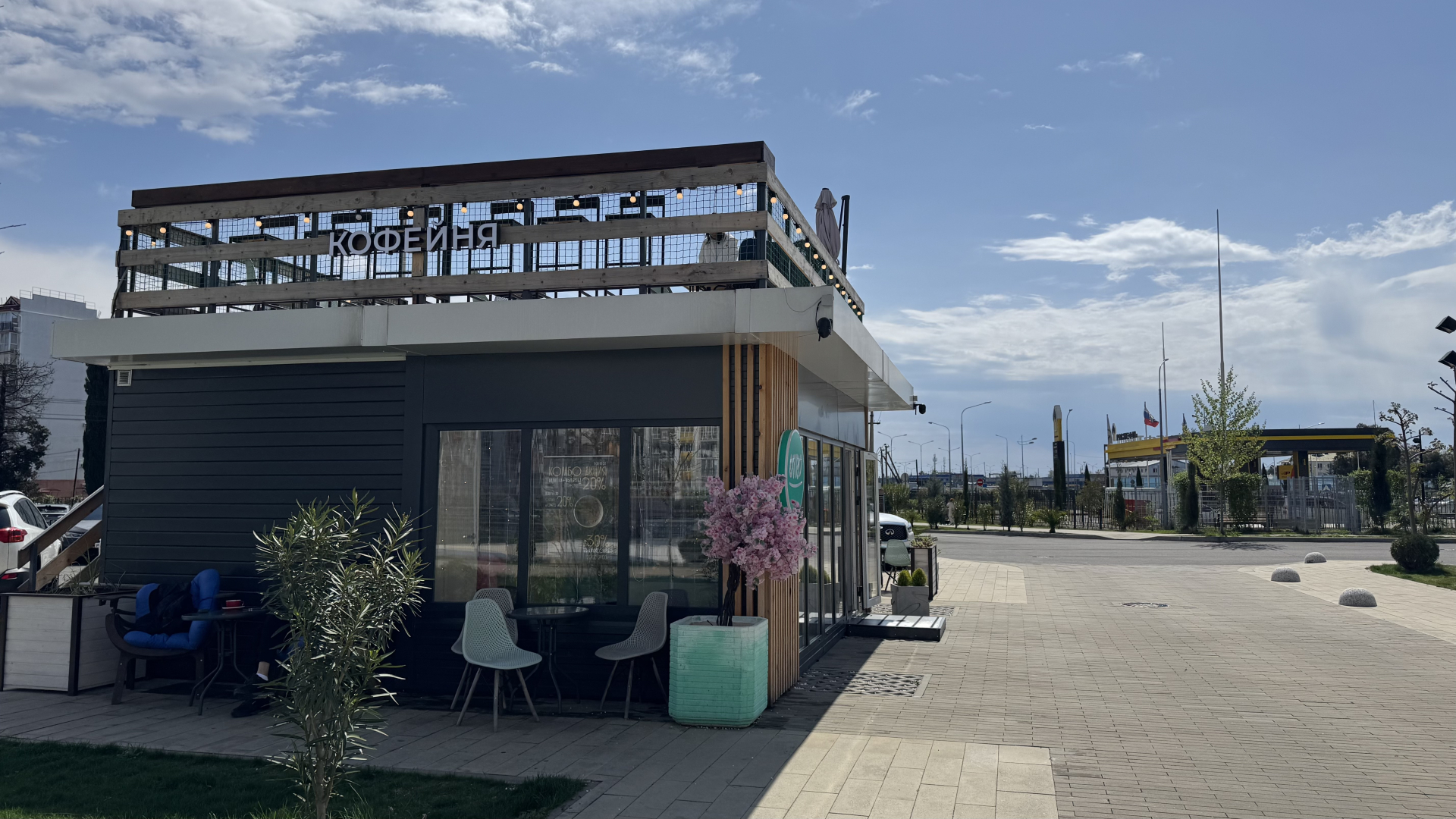 Апартаменты с балконом и видом на море  ЖК Фрукты 77 Я на Море