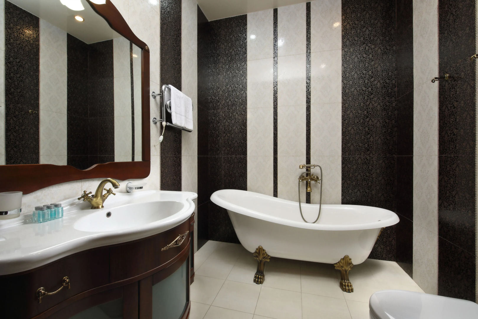 Домбай Пэлас