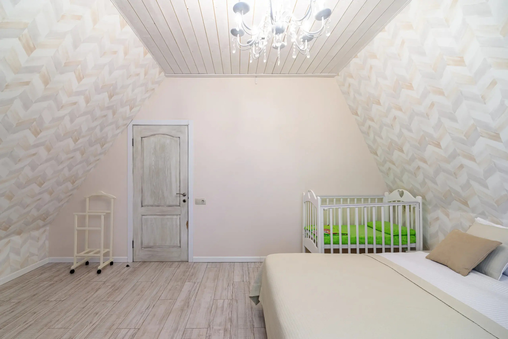 Гостевой Дом на берегу озера с верандой в Новой Москве