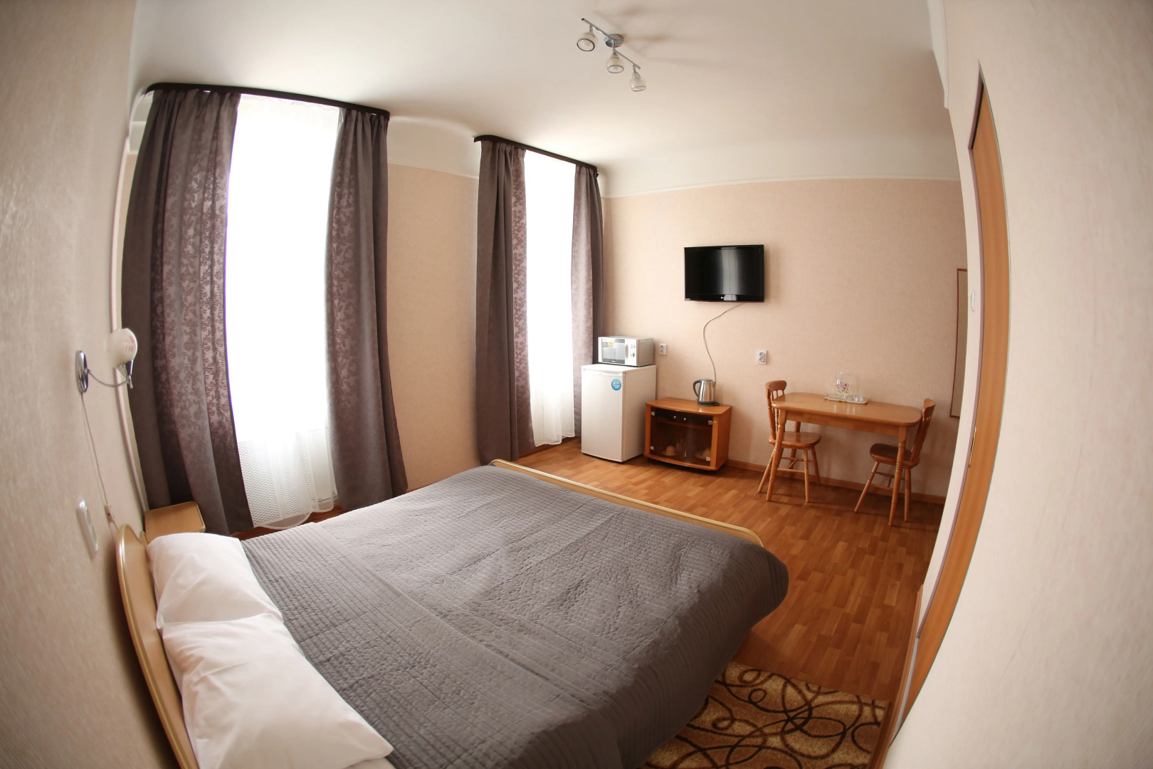 Отель Монерон