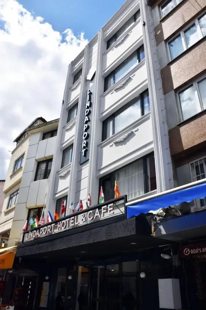 Отель Linda Port Hotel