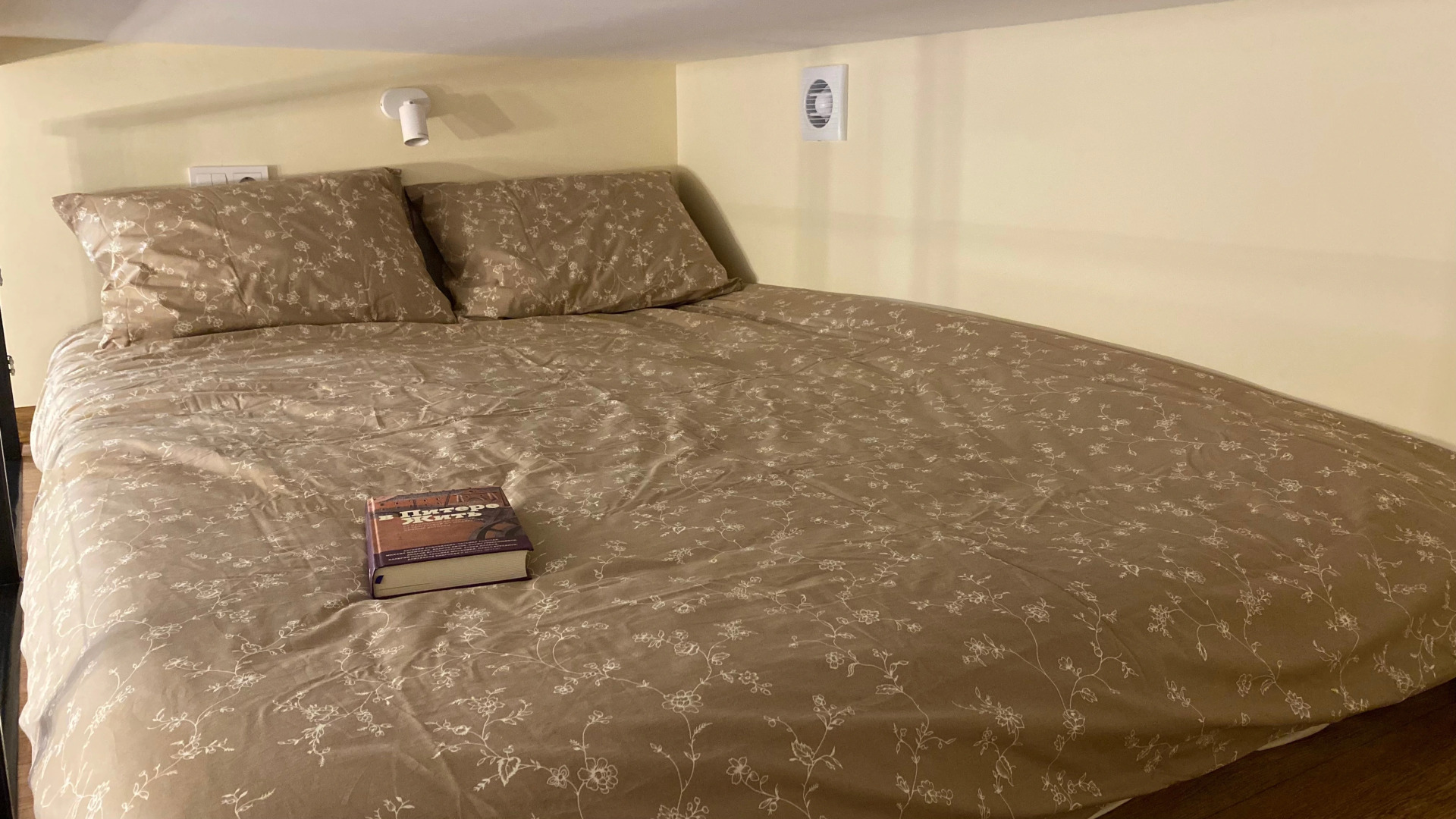 Квартира Уютная двухуровневая студия на Петроградке