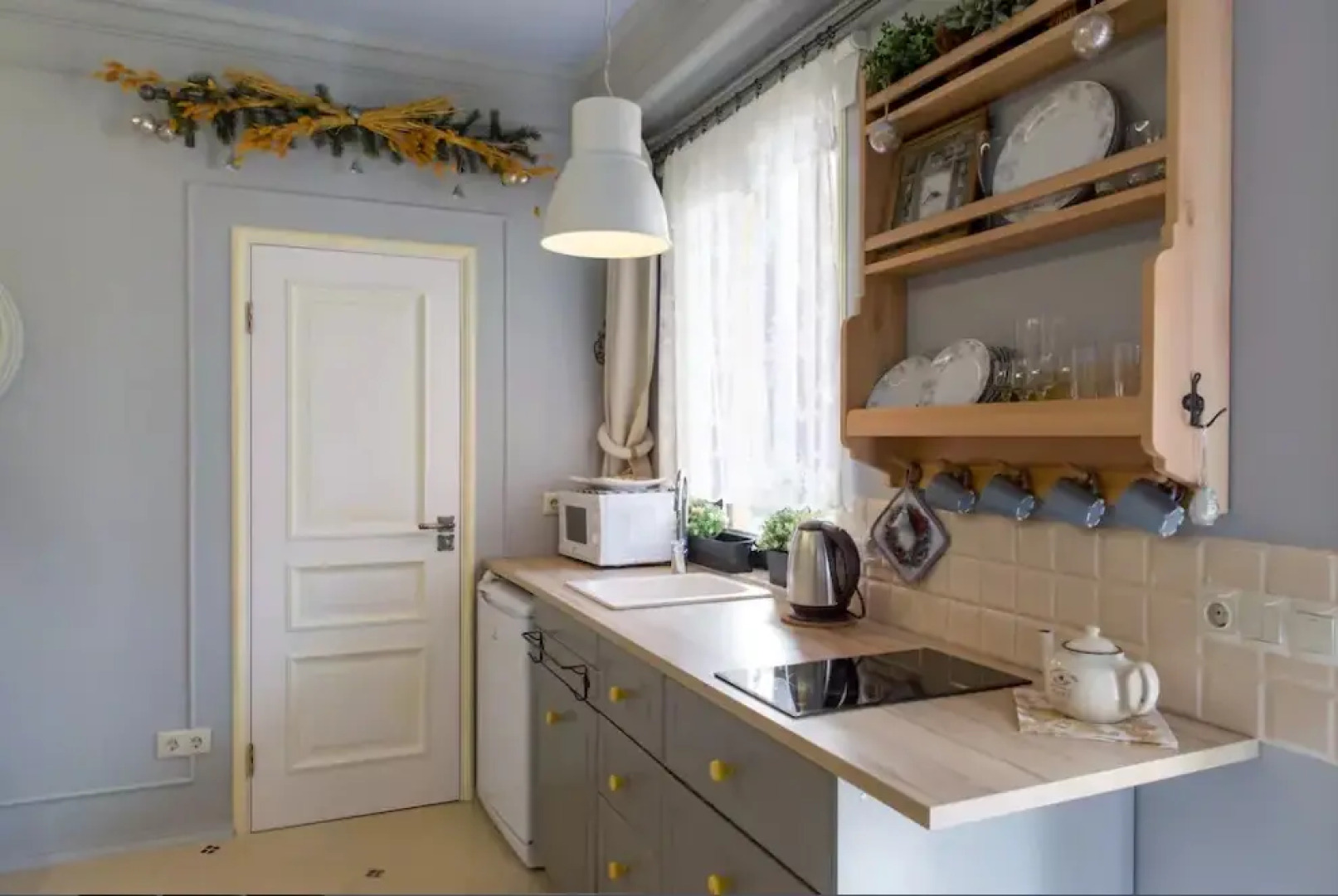 Апартаменты Mountains and Flowers