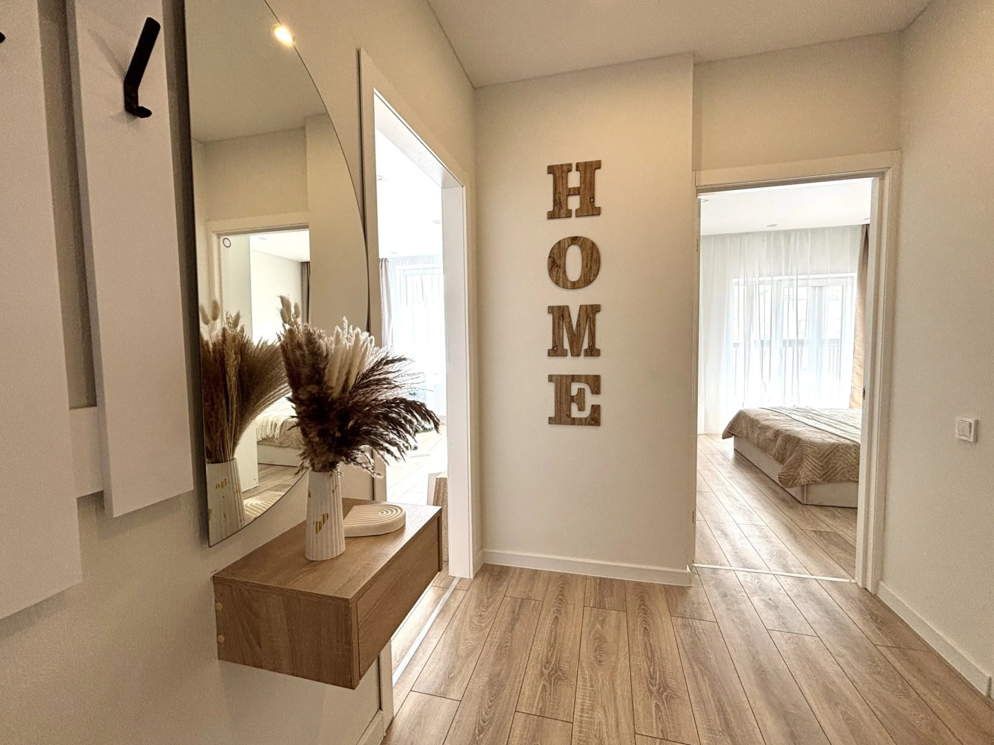 Квартира BestHome Евродвушка стильная светлая в центре города