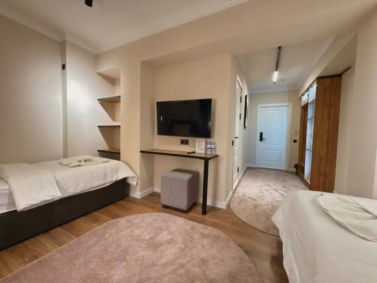 Отель Status Inn