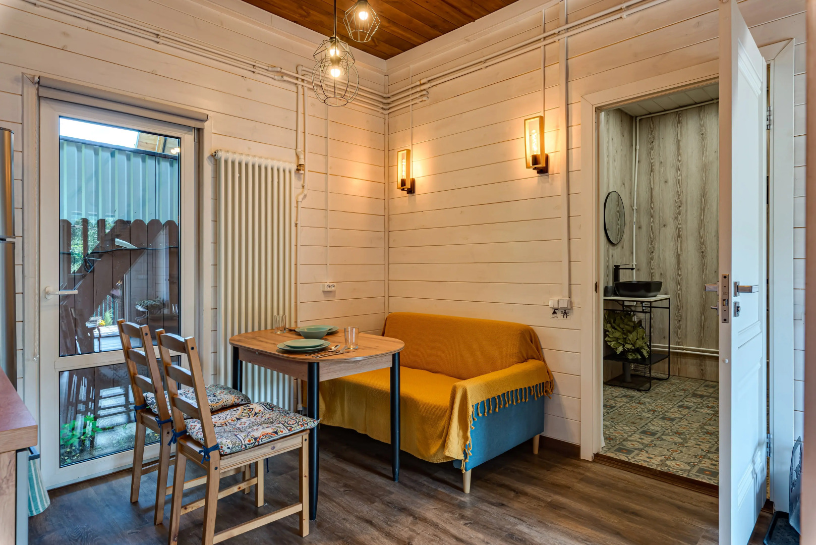 Частный дом с бaнeй на дpoвaх Harmony