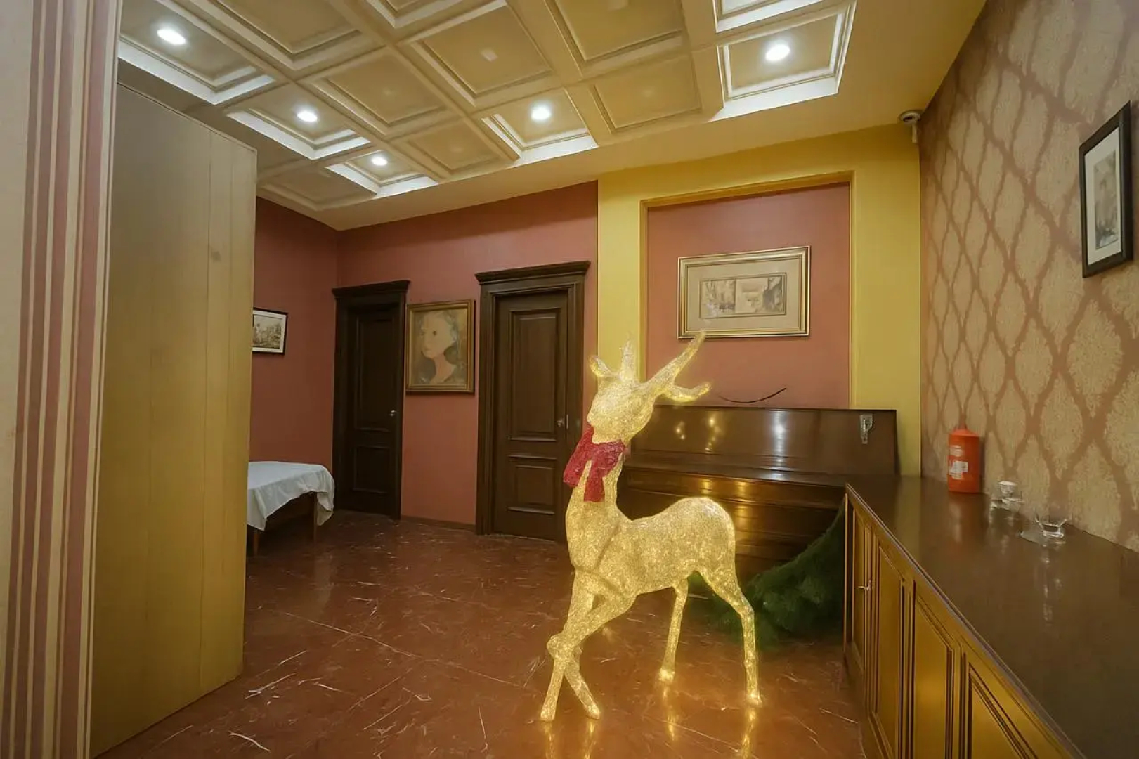 Отель Royal Renaissance