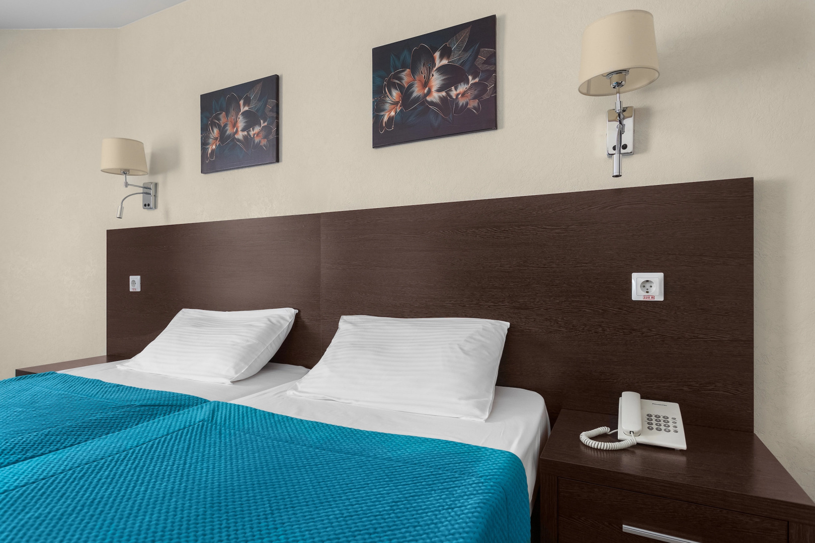 Отель Академия