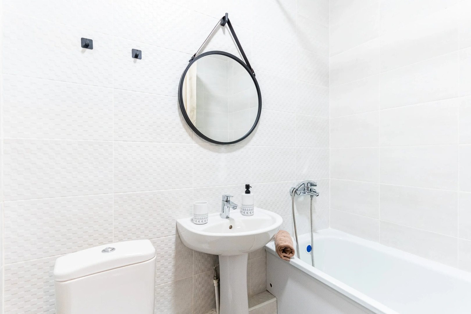 Апартаменты с Дизайнерским Ремонтом в Южном Районе Новороссийска от LetoApart 1