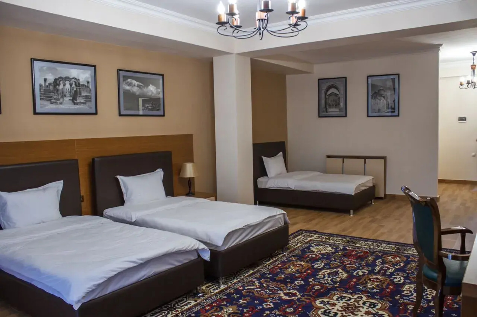 Отель Plaza Viktoria