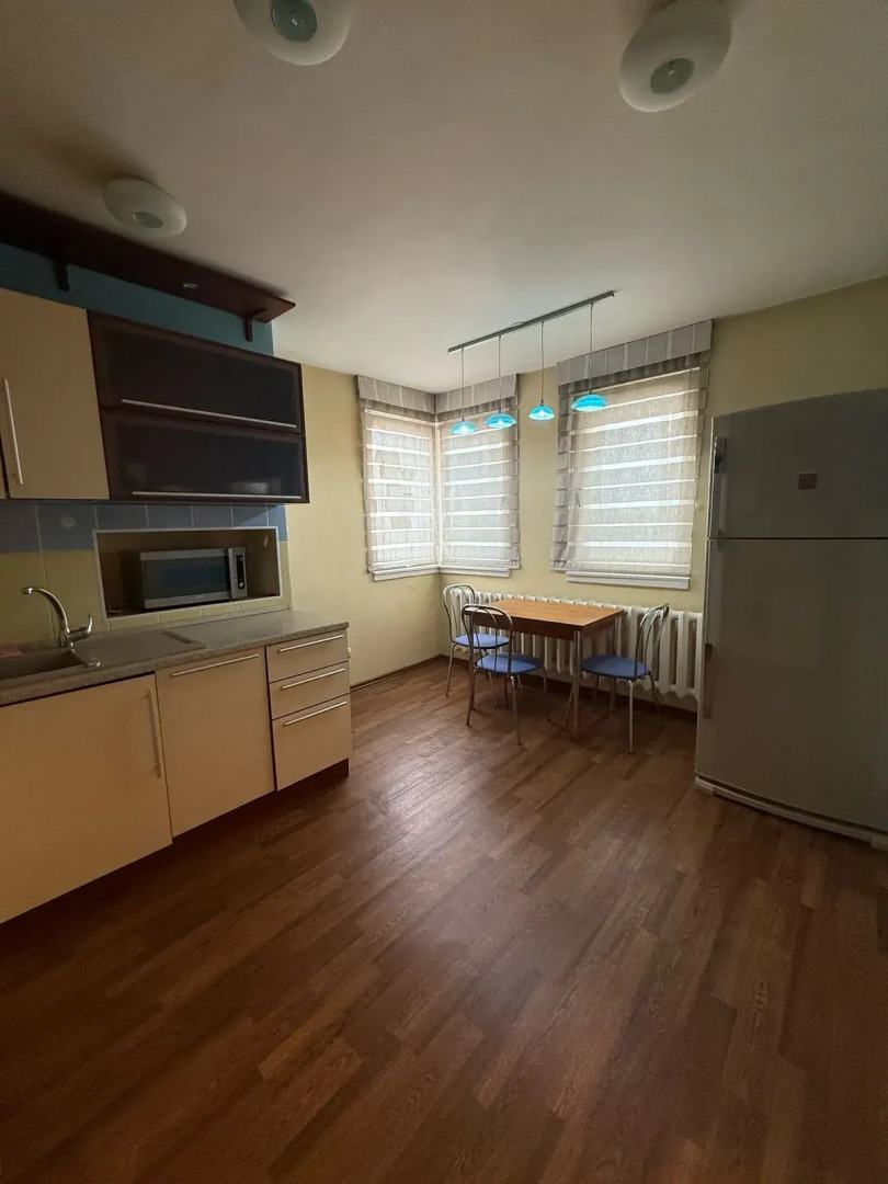 Квартира 2-комнатная ул. Азина 5/1