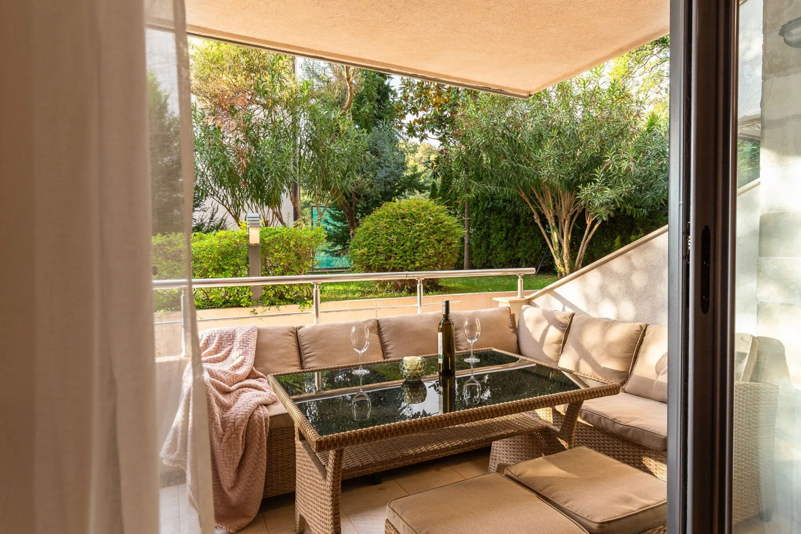 Апартаменты Luxe Azure Residence