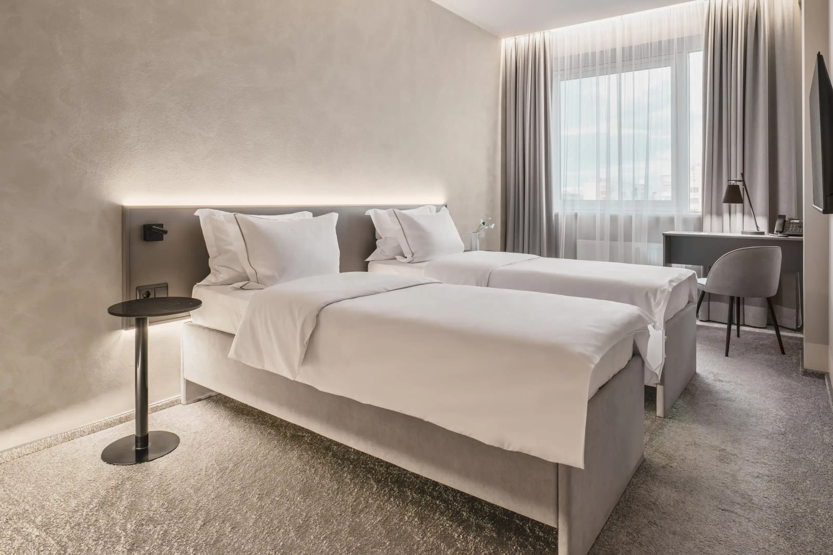 Отель SLIDE Bleisure & MICE