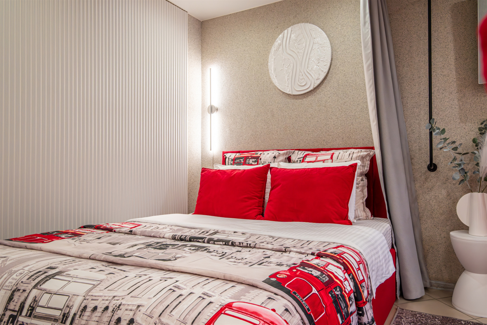 Квартира Red Bus Apartment na Mira