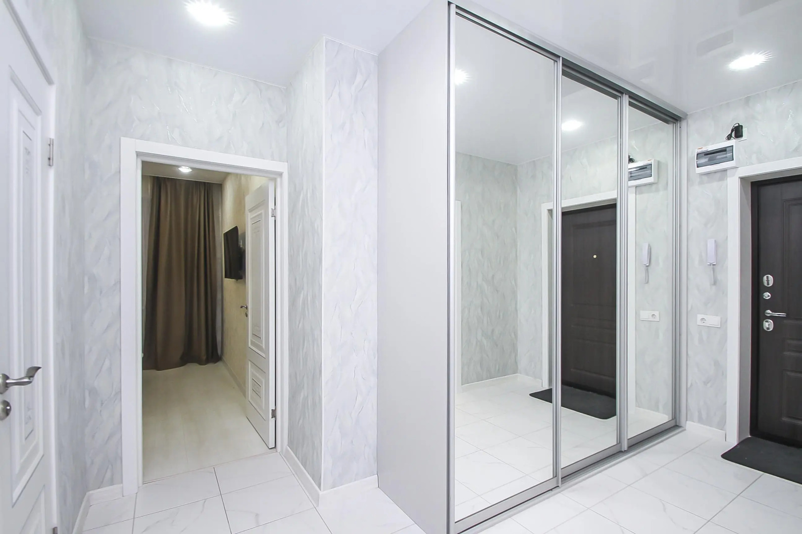 Квартира 2 комнатная Университетская 43